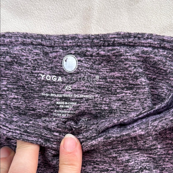 YOGA.  Snug Pink Leggings with Stretchy Fabric and Elastic Waistband - Picture 4 of 5